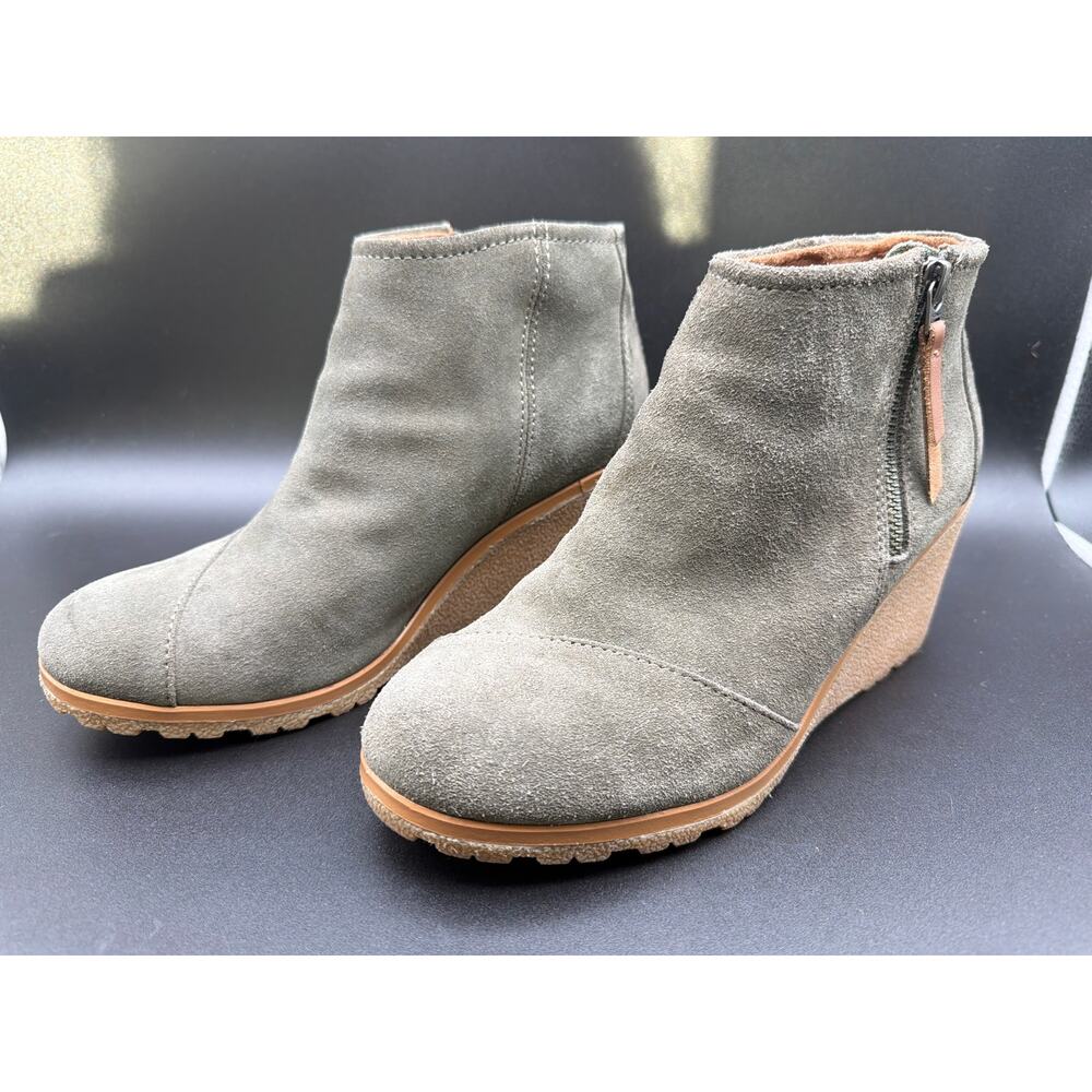 TOMS Suede Ankle Boots Women's Size 8.5 Olive Sage Side Zip Block Heel Booties